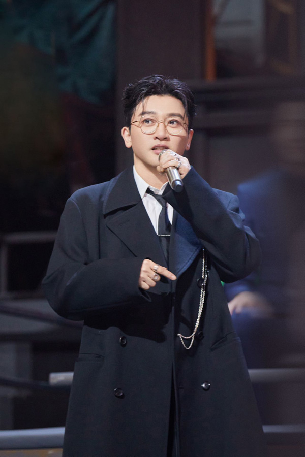 苏有朋助阵《披荆斩棘3》总决赛 双11惊喜夜再唱金曲掀青春记忆 (2).jpg